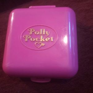 Polly pocket